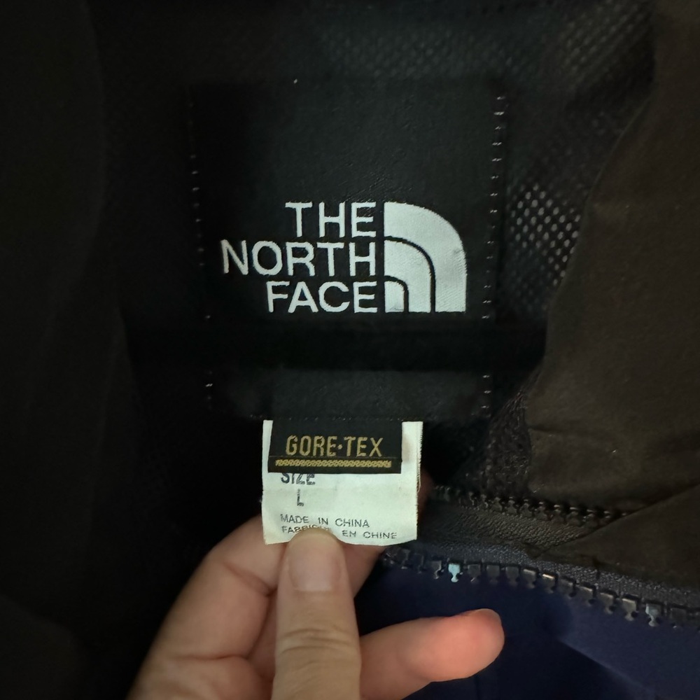 The North Face Men's Dual-Tone Raincoat - Picture 2 of 3